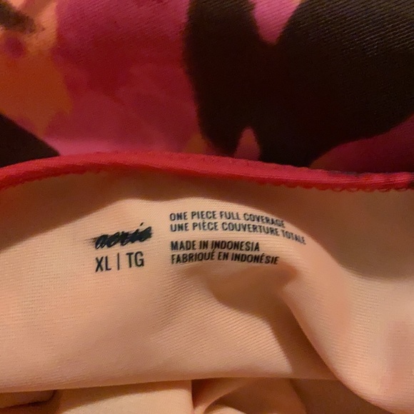 Brand new XL (16) Bathing suit, one piece - Picture 3 of 3